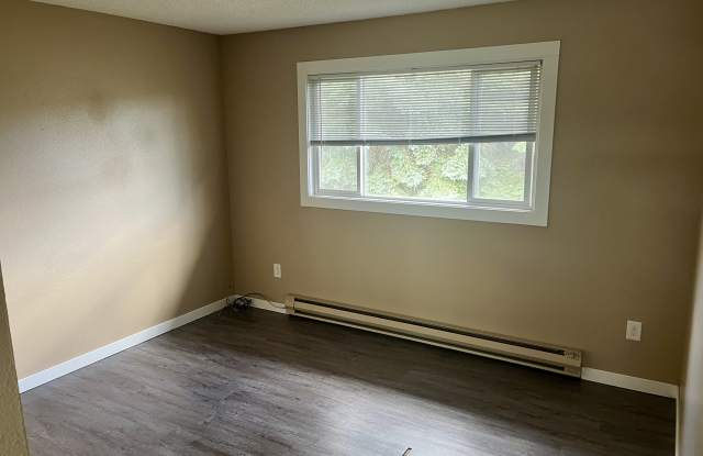 179 Glenwood Drive Gallery 3