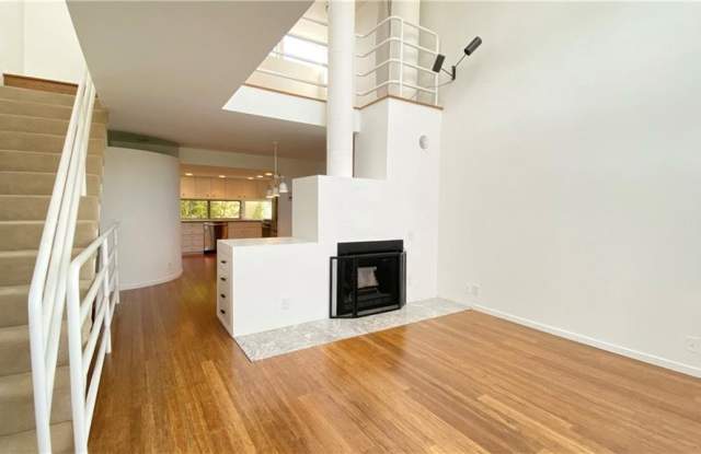 821 Bay Street - 821 Bay Street, Santa Monica, CA 90405
