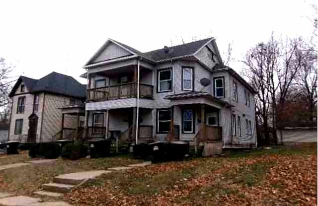 311 1/2 E Pleasant St photos photos
