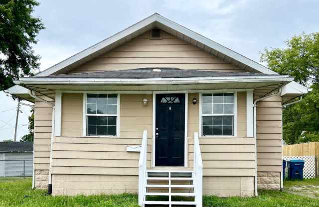 Updated and rent ready...450 Hamilton, Wood River photos photos