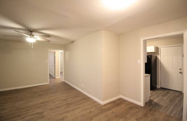 7738 Stonehurst St Gallery 4
