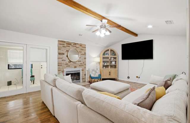 2842 Rex Allen Drive Gallery 4