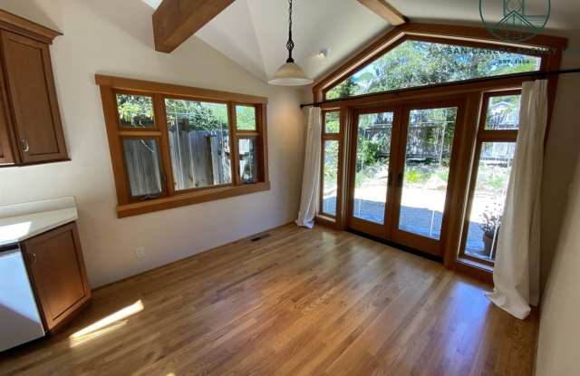 24738 Guadalupe Street Gallery 4