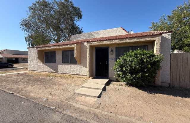 Renovated Glendale 3 Bedroom Condo with New Flooring photos photos