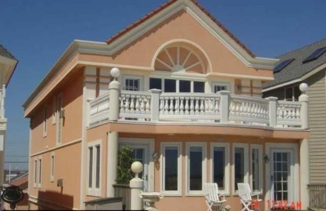 305 Beach Front unit: 2 photos photos