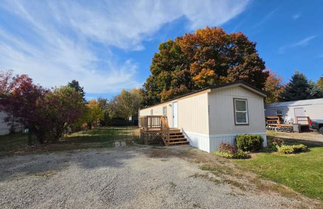 Fully Renovated 2-Bedroom Mobile Home in Hayden Gallery 2