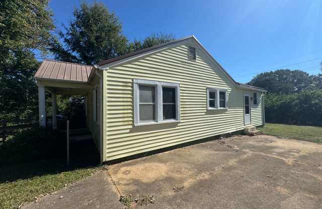 2/1 close to uptown Shelby, NC -- Cleaning will be done Gallery 4