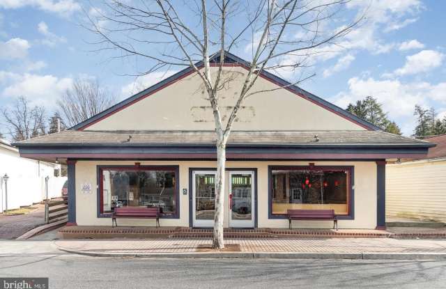 230 STEINWEHR Avenue Gallery 4