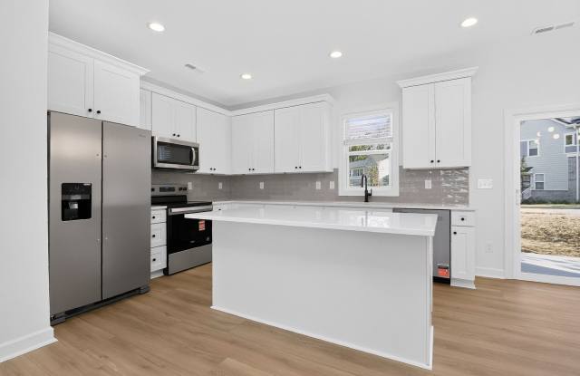 Brand New Townhouses Near Uptown!! Gallery 1