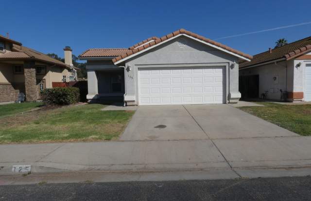 HOUSE FOR RENT photos photos