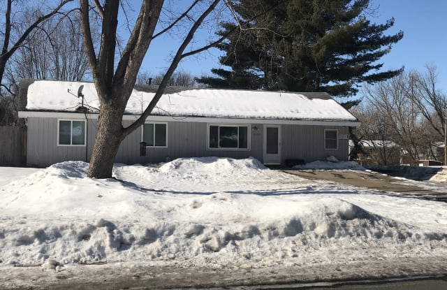10230 Sycamore St NW - 10230 Sycamore Street Northwest, Coon Rapids, MN 55433