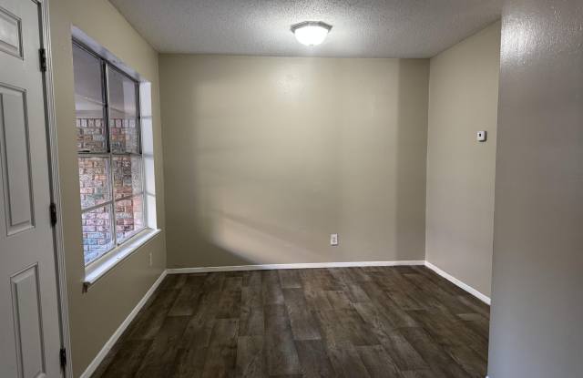 2804 Dubarry Drive Gallery 4