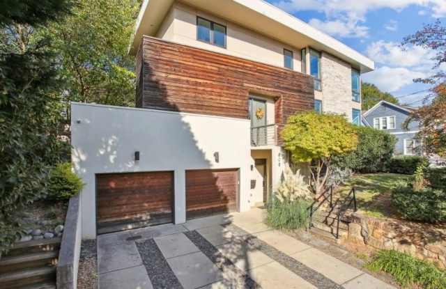 608 McGruder Street NE photos photos