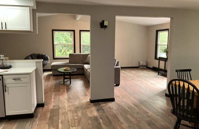 181 Winding Way Gallery 3