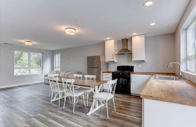 Smashing CU Campus 3bed/2bath/Top Floor Unit photos photos