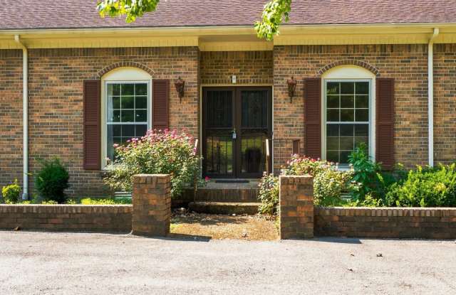 Rare Brentwood Rental Available! Gallery 1