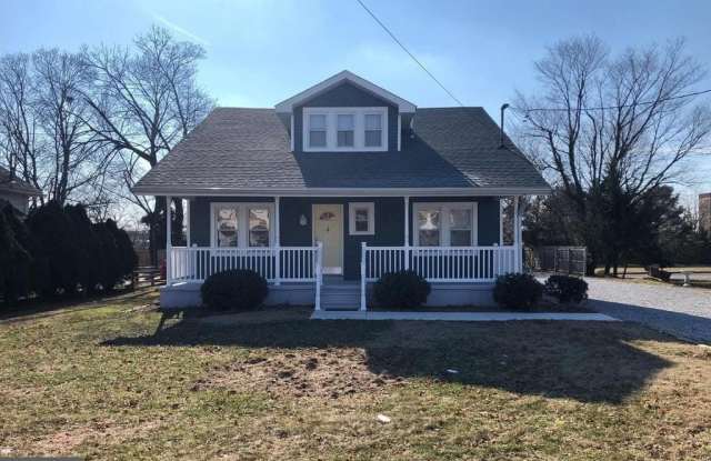 993 W PARK AVENUE - 993 West Park Avenue, Vineland, NJ 08360
