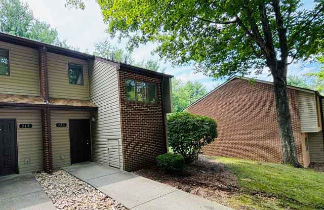 3 Bedroom 2.5 Bath Townhouse Gallery 4