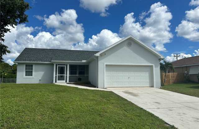 121 NE 11th Place photos photos