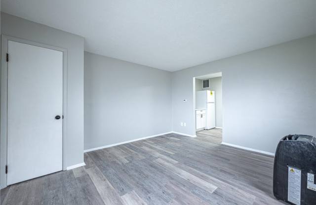 2710 Lehigh Place Gallery 3