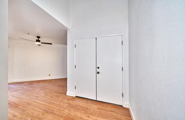 414 W Village Square N Gallery 3