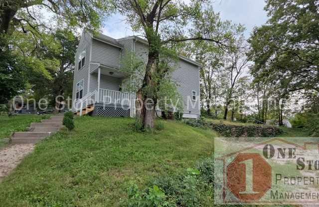 Beautiful 3 Bedroom 2 Bathroom Home in Kansas City! Gallery 1