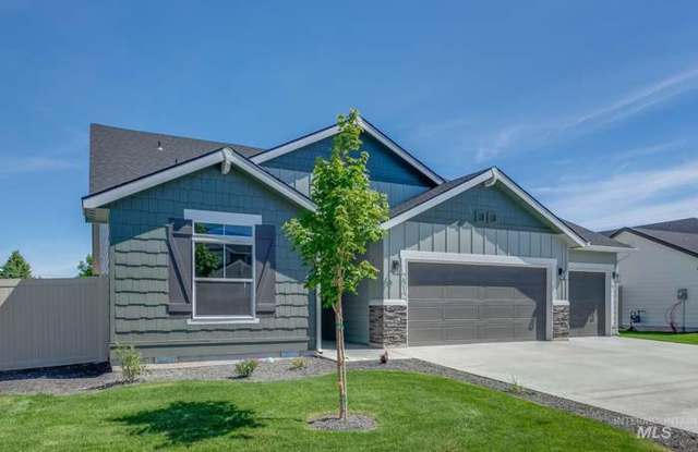 4 Bed 2 Bath in Meridian with 3 Car Garage - 2912 West Silver River Street, Meridian, ID 83646