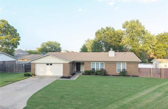 3203 S 65th Cir photos photos