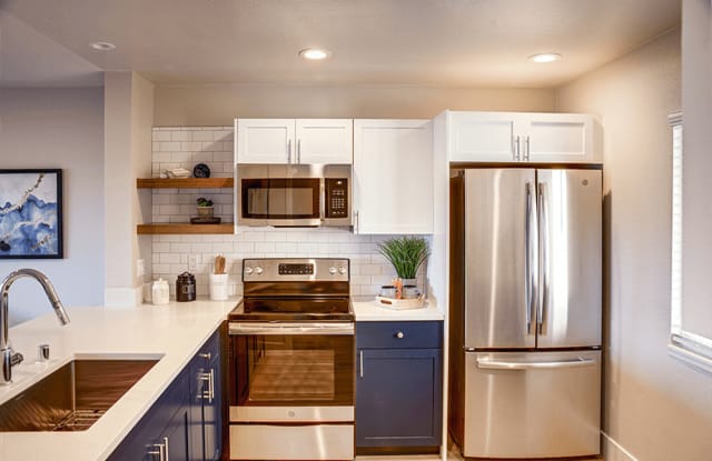 Harbor Point Waterfront Apartments Gallery 3