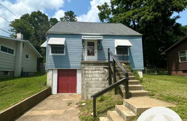 2 Bedroom / 1 Bath House located on Bertling Street - FENCED-IN BACKYARD photos photos