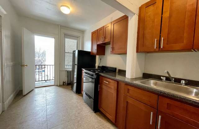 Large 1 bedroom unit with renovated kitchen and no broker's fee! - 14 Vinal Street, Boston, MA 02135