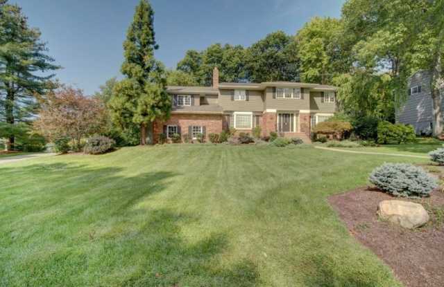 44 Maple Dr photos photos