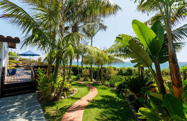Historic Olde Del Mar Hacienda | Bluff-Front With Panoramic Views | Fully Furnished Monthly Stays Gallery 3