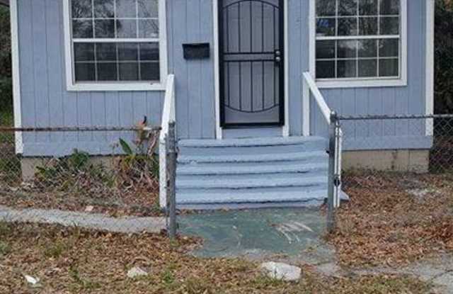 725 W 16th St - 725 West 16th Street, Jacksonville, FL 32206