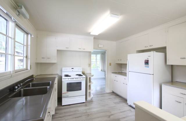 Cute, 3 bedroom, 2 bath remodeled house in Manoa Gallery 4