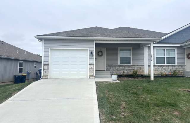 4 Bed | 3 Bath | 1 Car Garage Duplex in Kansas City Gallery 3