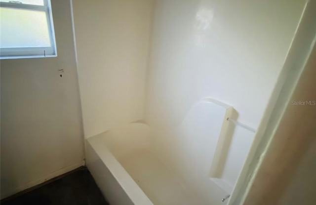 100 4TH STREET - 100 4th Street, Polk County, FL 33880