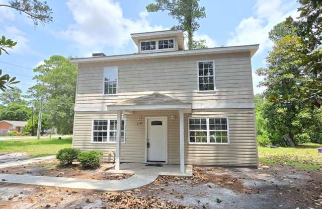 WILSHIRE BLVD - 4 Bedroom - Minutes to UNCW - STUDENTS WELCOME ($850/room) photos photos