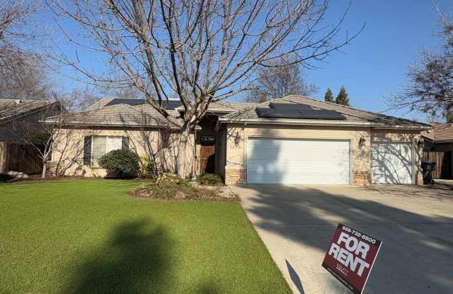 NW Visalia home available coming soon! photos photos