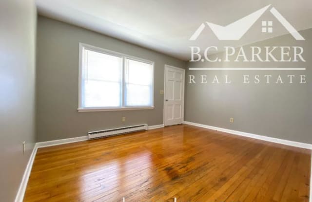 128 Friendly Rd - 128 Friendly Rd, Burlington, NC 27217