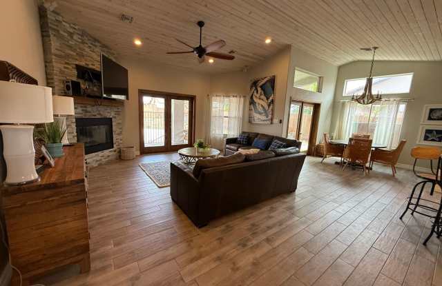 Beautiful Desert Ridge Pool Home available NOW! Furnished & Unfurnished Options photos photos
