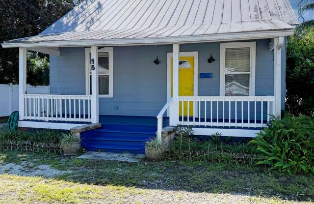 Charming 3 Bedroom, 2 Bathroom Home within walking distance to Historic Downtown. photos photos Charming 3 Bedroom, 2 Bathroom Home within walking distance to Historic Downtown. photos photos