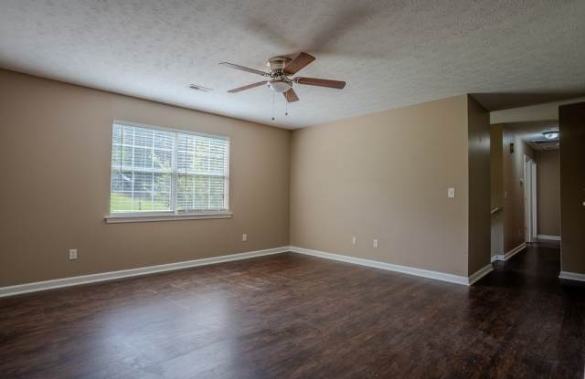 1433 Dustin Drive Gallery 2
