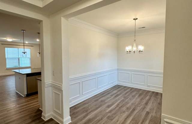 3 Bedroom Townhouse in Lovely Belmont Gallery 3