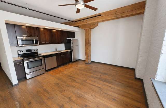 Smokehouse Lofts Gallery 3