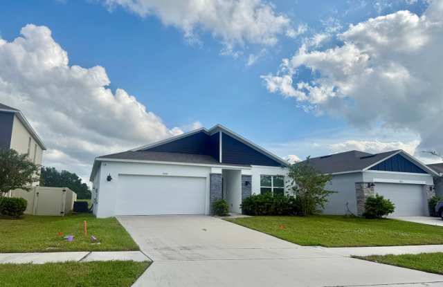 Like-New 3 Bedroom Home in Buena Lago – Saint Cloud, FL Gallery 1