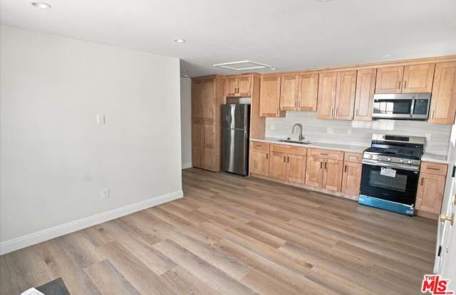 6520 Teesdale Ave Gallery 2