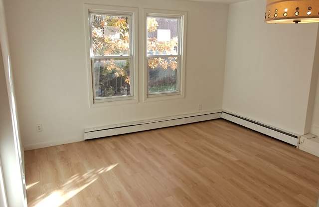 42 Babcock Street - 2 photos photos