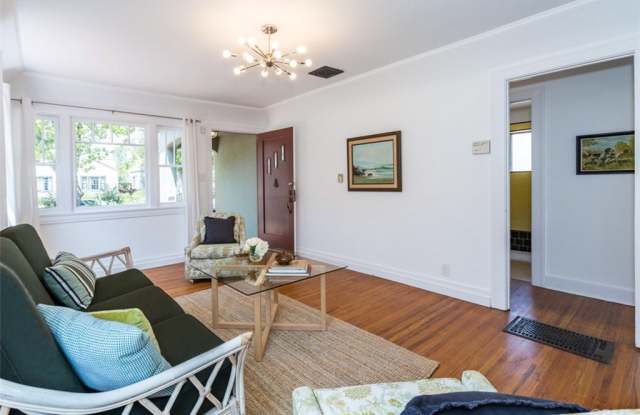 3532 Hollydale Drive Gallery 3