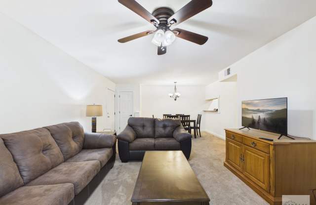 Fully Furnished or Unfurnished Ground Level Condo Available Now! Gallery 4